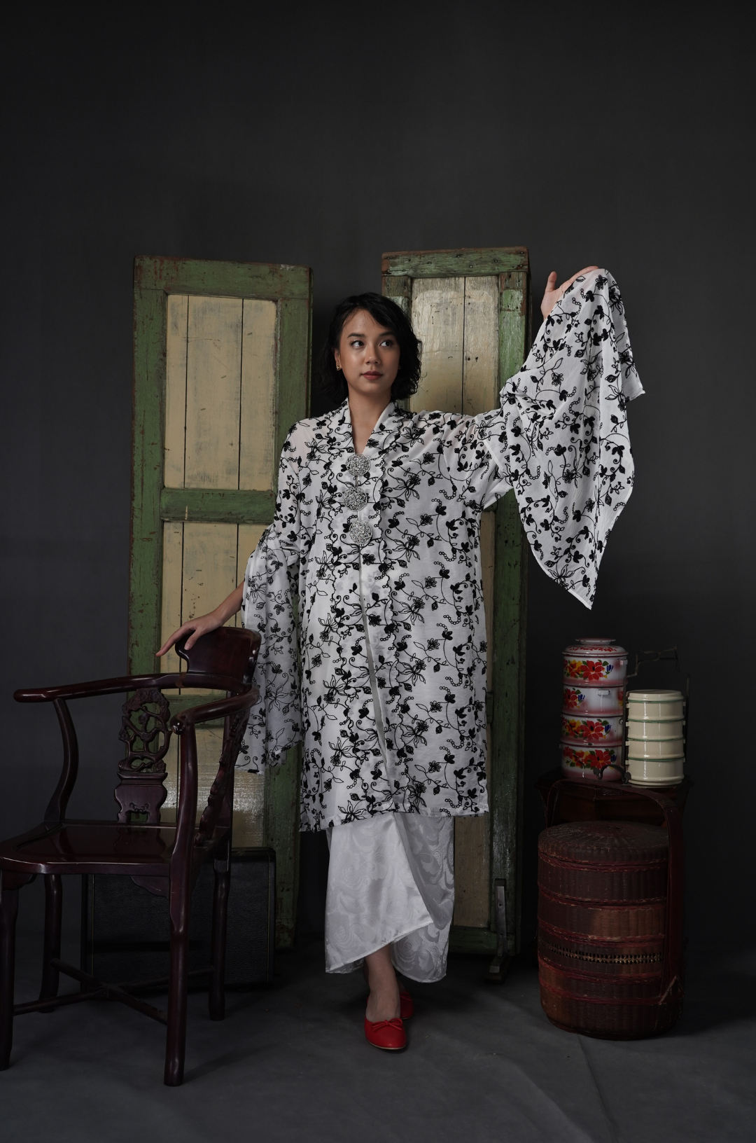 Selendang Jiwa Hitam Putih