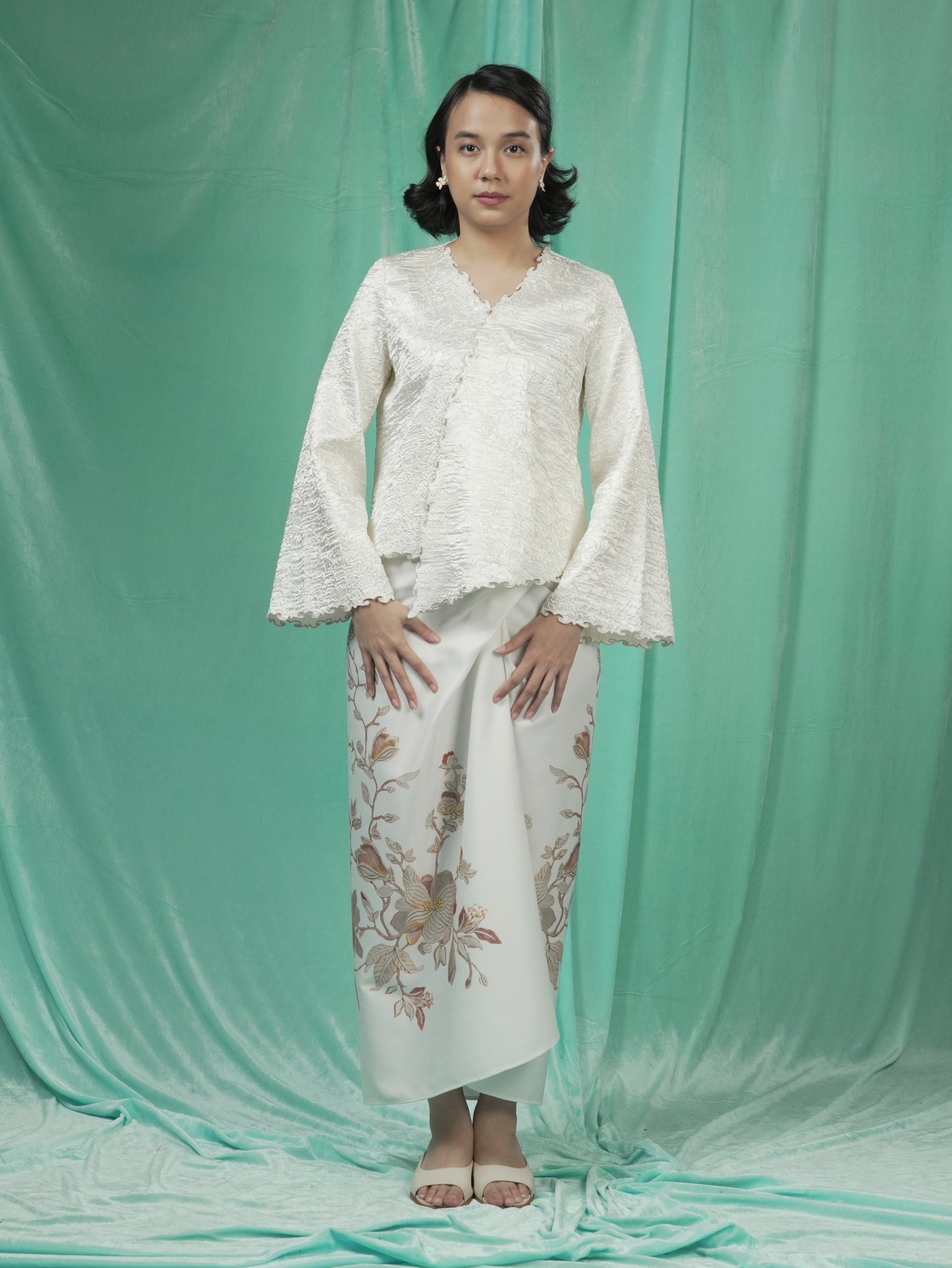 Baju Kebaya Rekah Krim