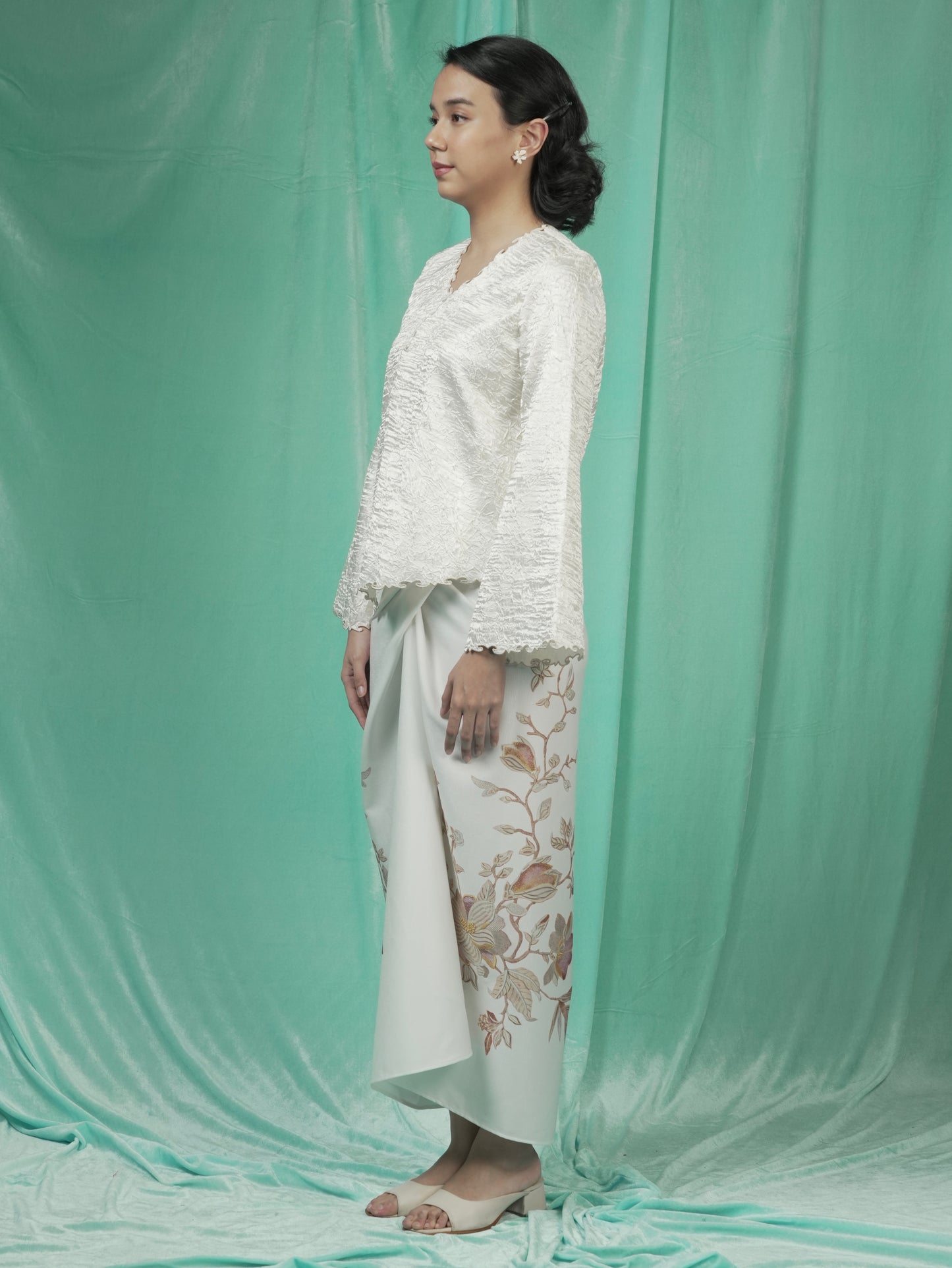 Baju Kebaya Rekah Krim