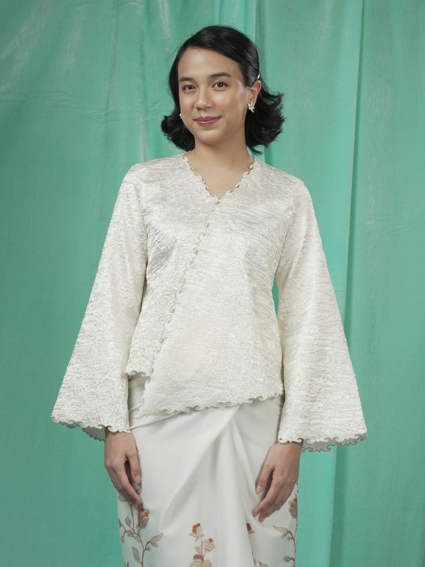Baju Kebaya Rekah Krim