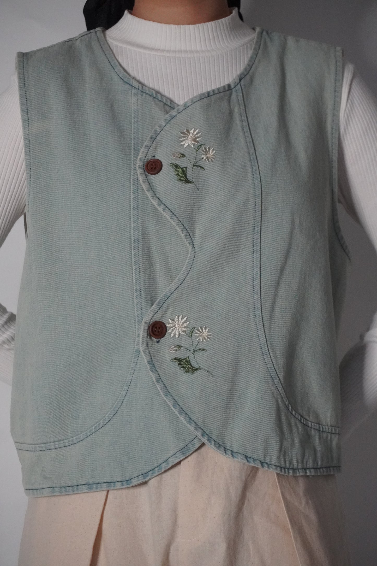 Baju Daisi TIGA-9