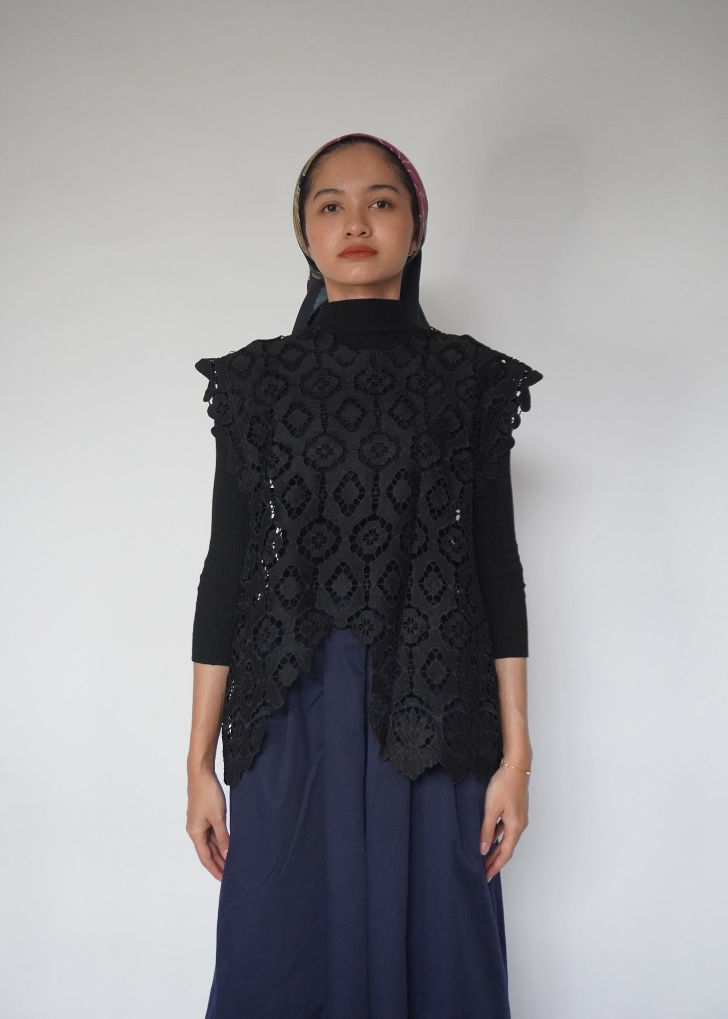 Baju Renda Black TIGA-9