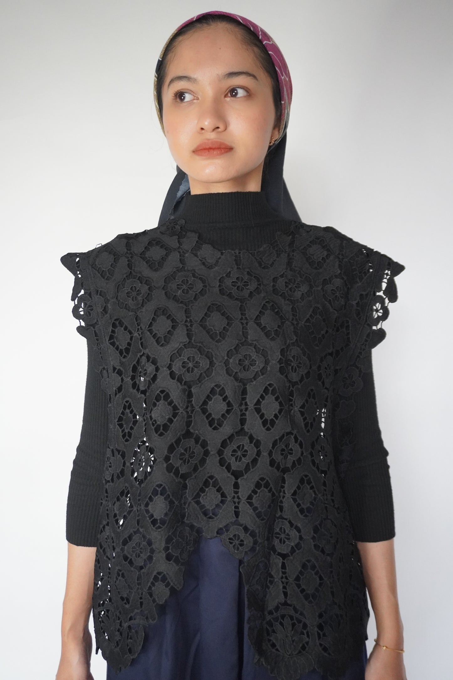 Baju Renda Black TIGA-9