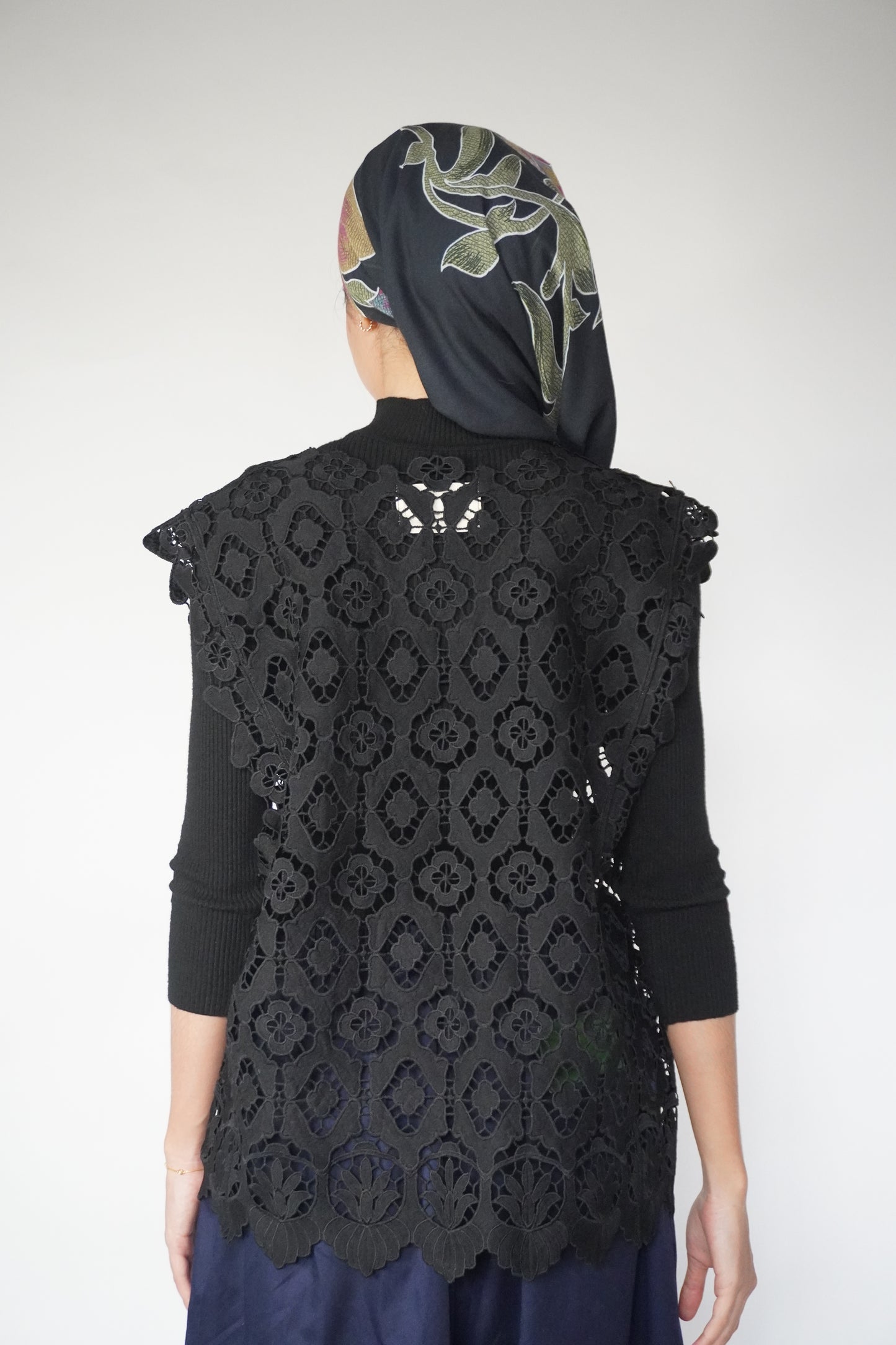 Baju Renda Black TIGA-9