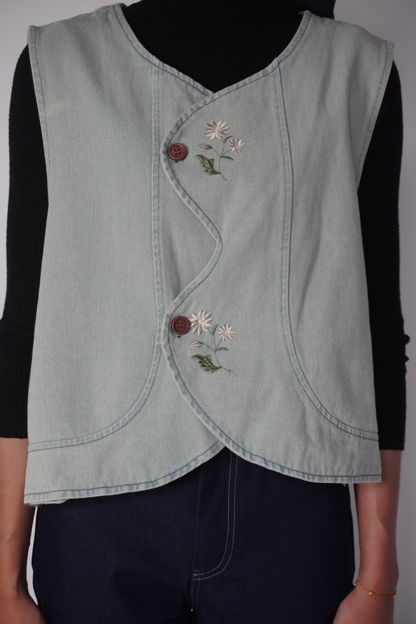 Baju Daisi TIGA-9