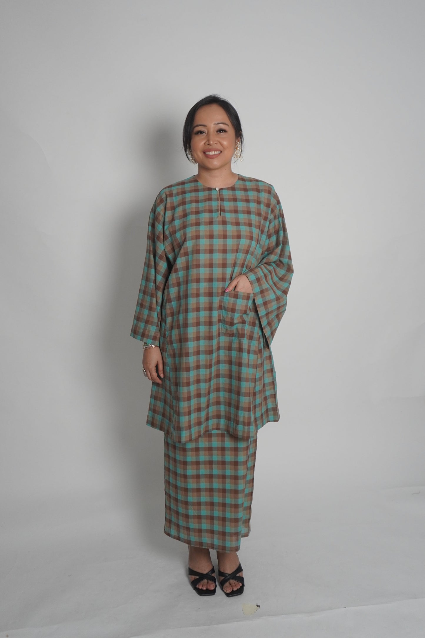 Baju Kurung Datar Biru Kotak Set