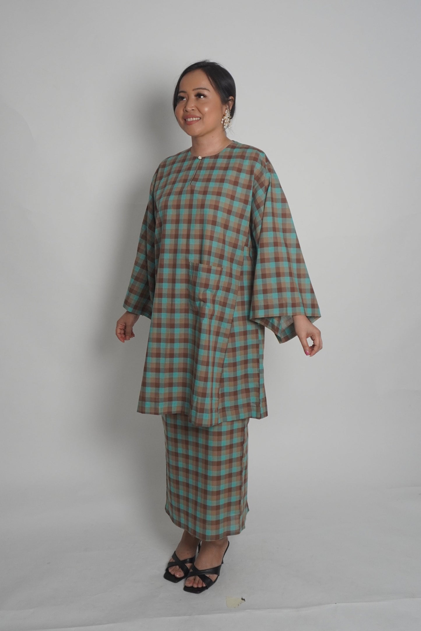 Baju Kurung Datar Biru Kotak Set