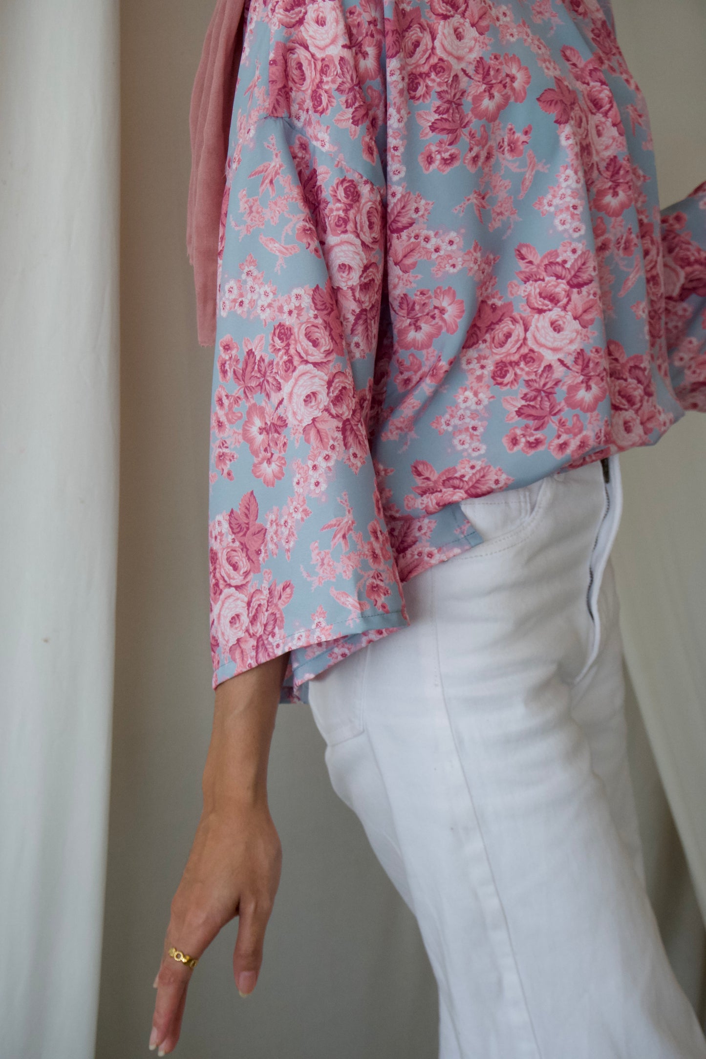 Baju Kesana Kesini in Saga