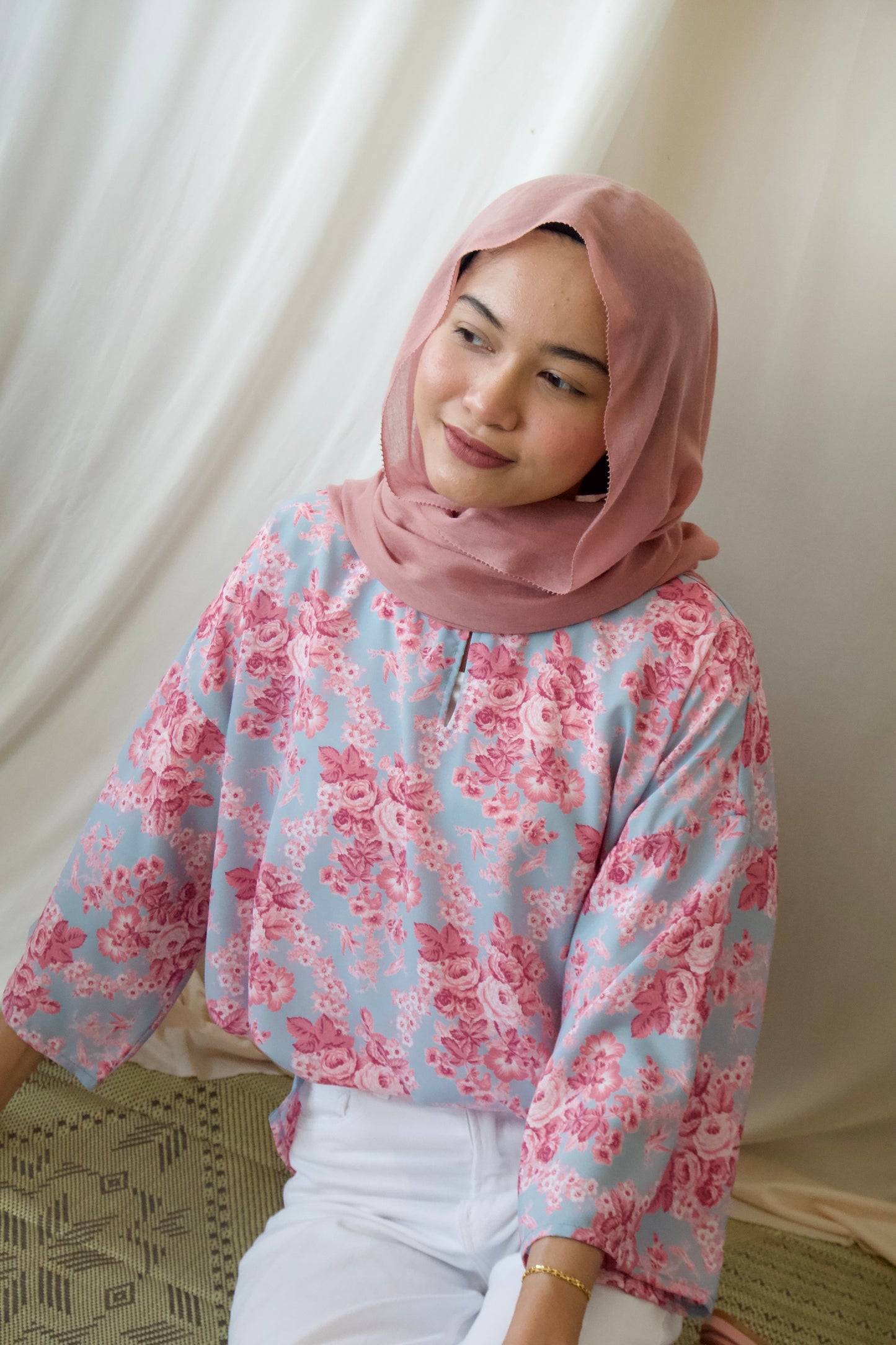 Baju Kesana Kesini in Saga