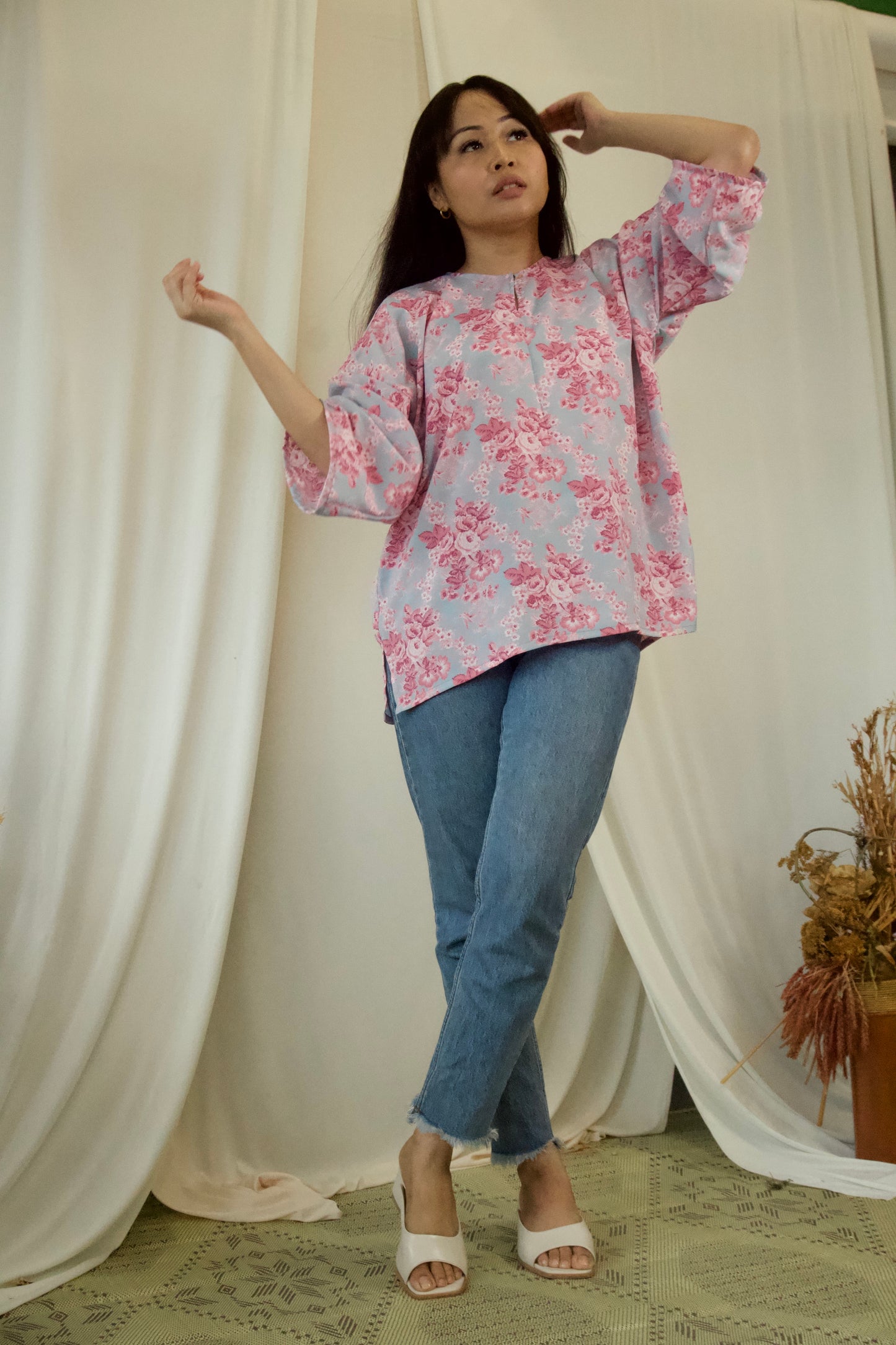 Baju Kesana Kesini in Saga