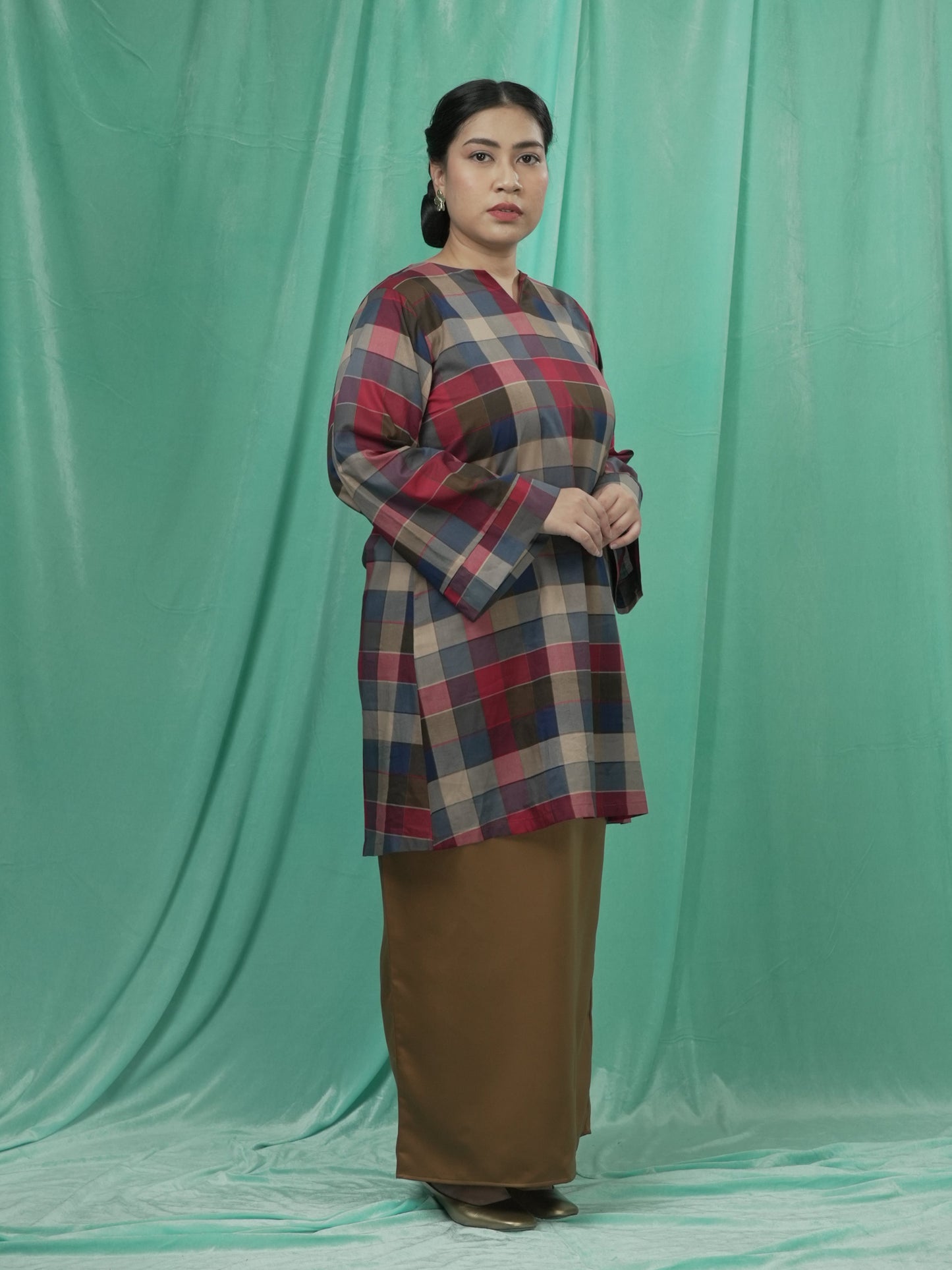 Baju Kurung Kemas Merah Kotak