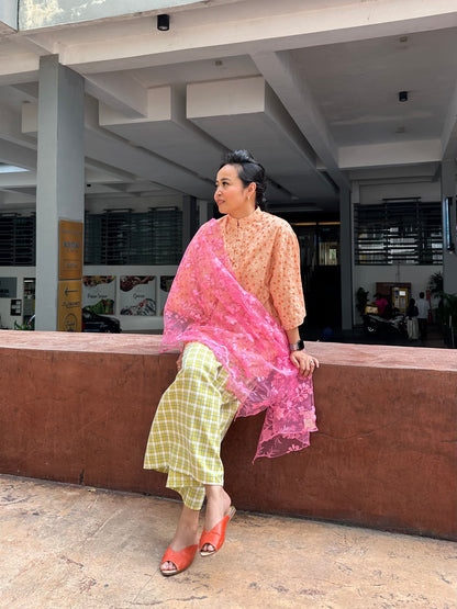 Getaran Baju Renda Oren
