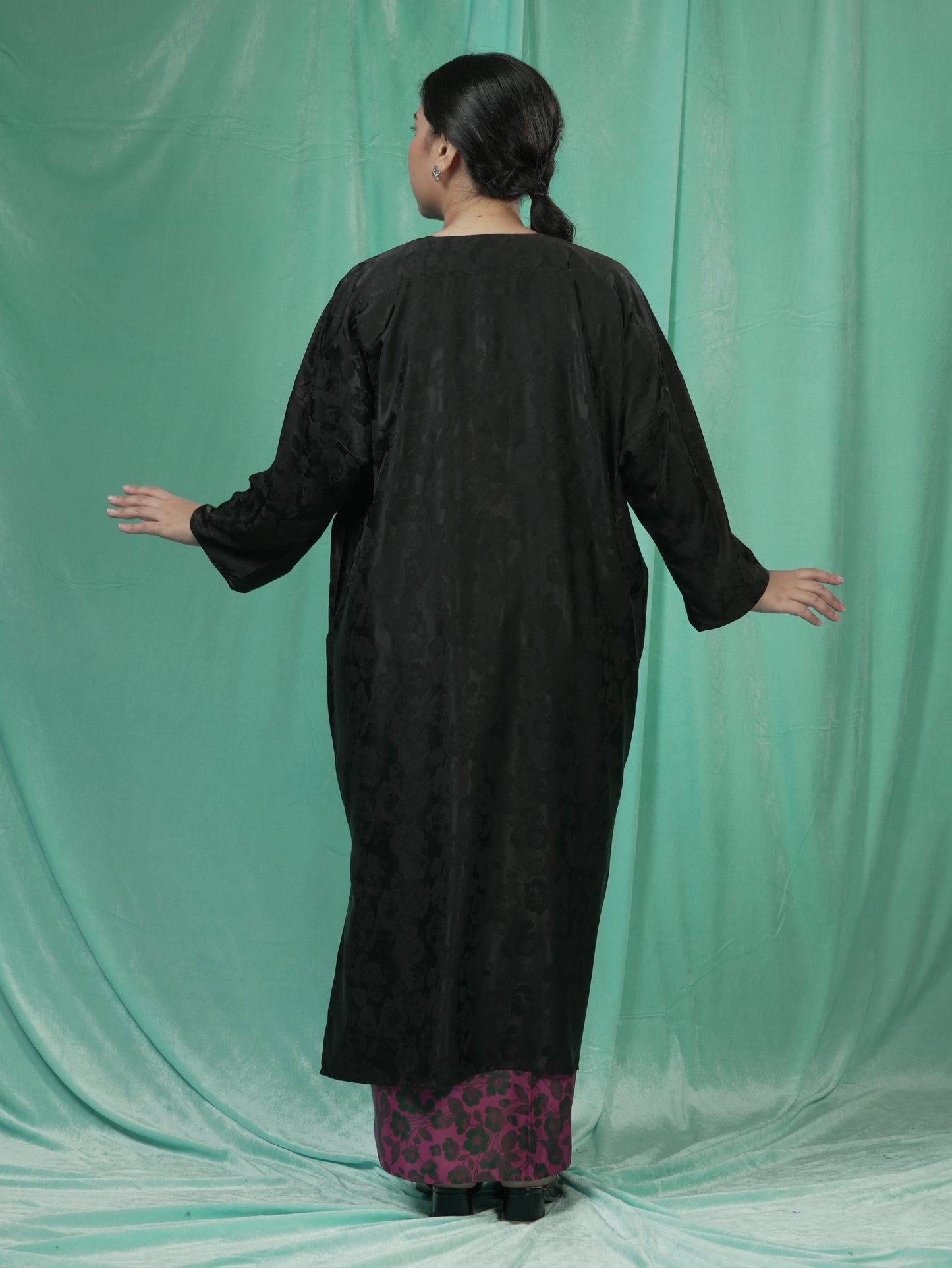 Kilat Kaftan Kurung Hitam