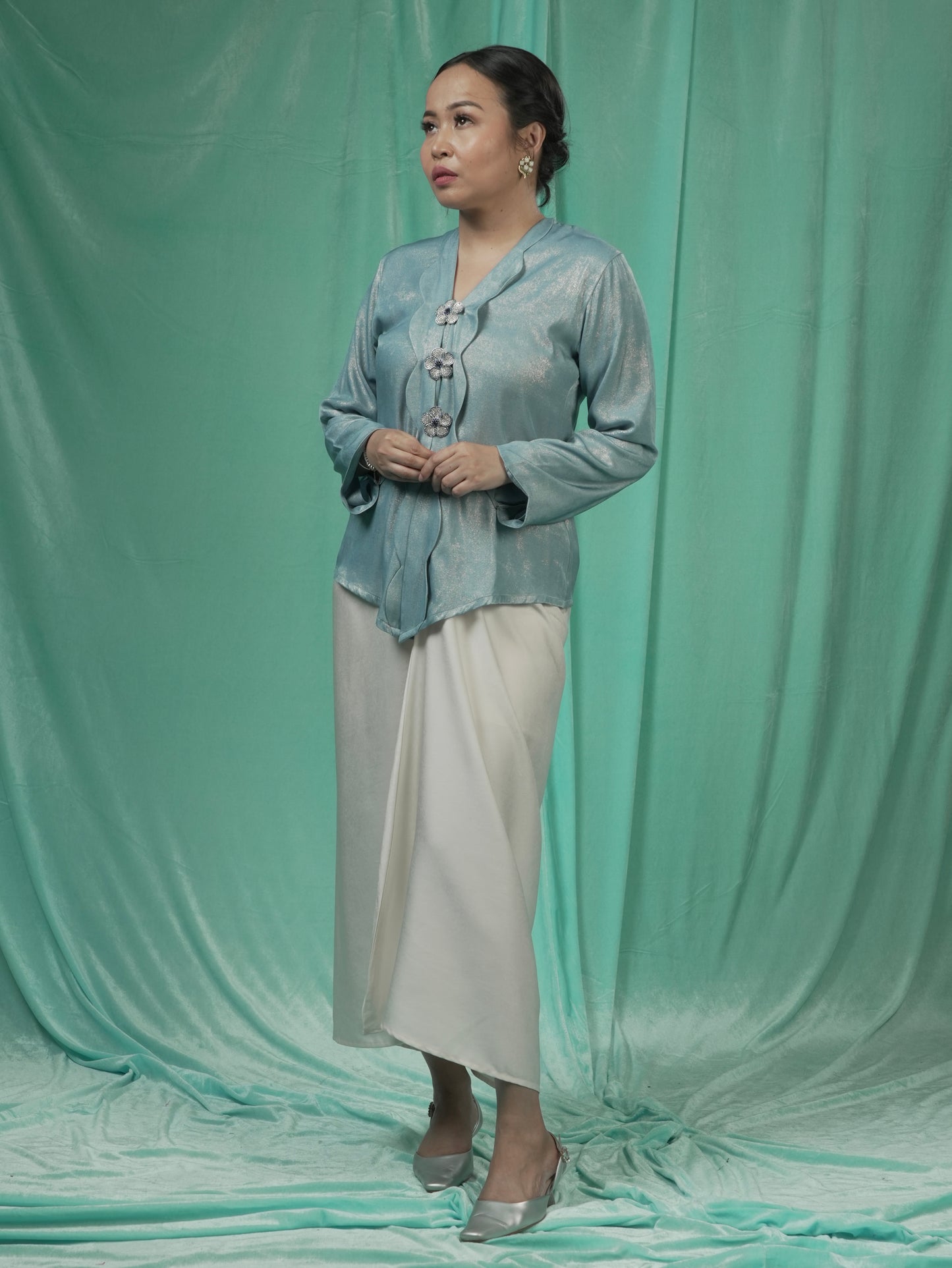 Kebaya Lilit Biru