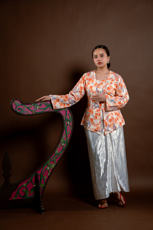 Kebaya Rindu Manja Bunga Oren