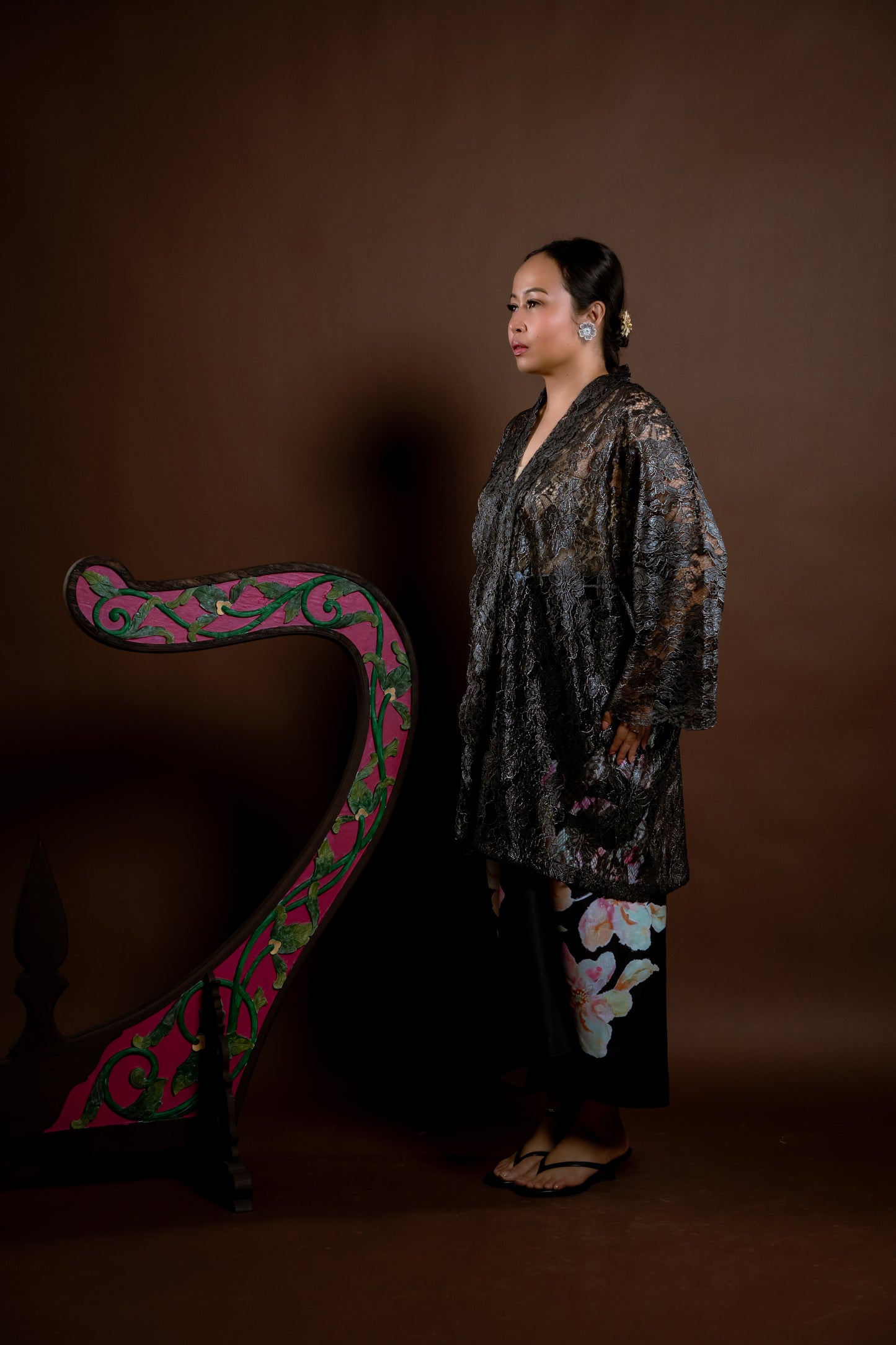 Kebaya Rindu Gema Hitam Metalik