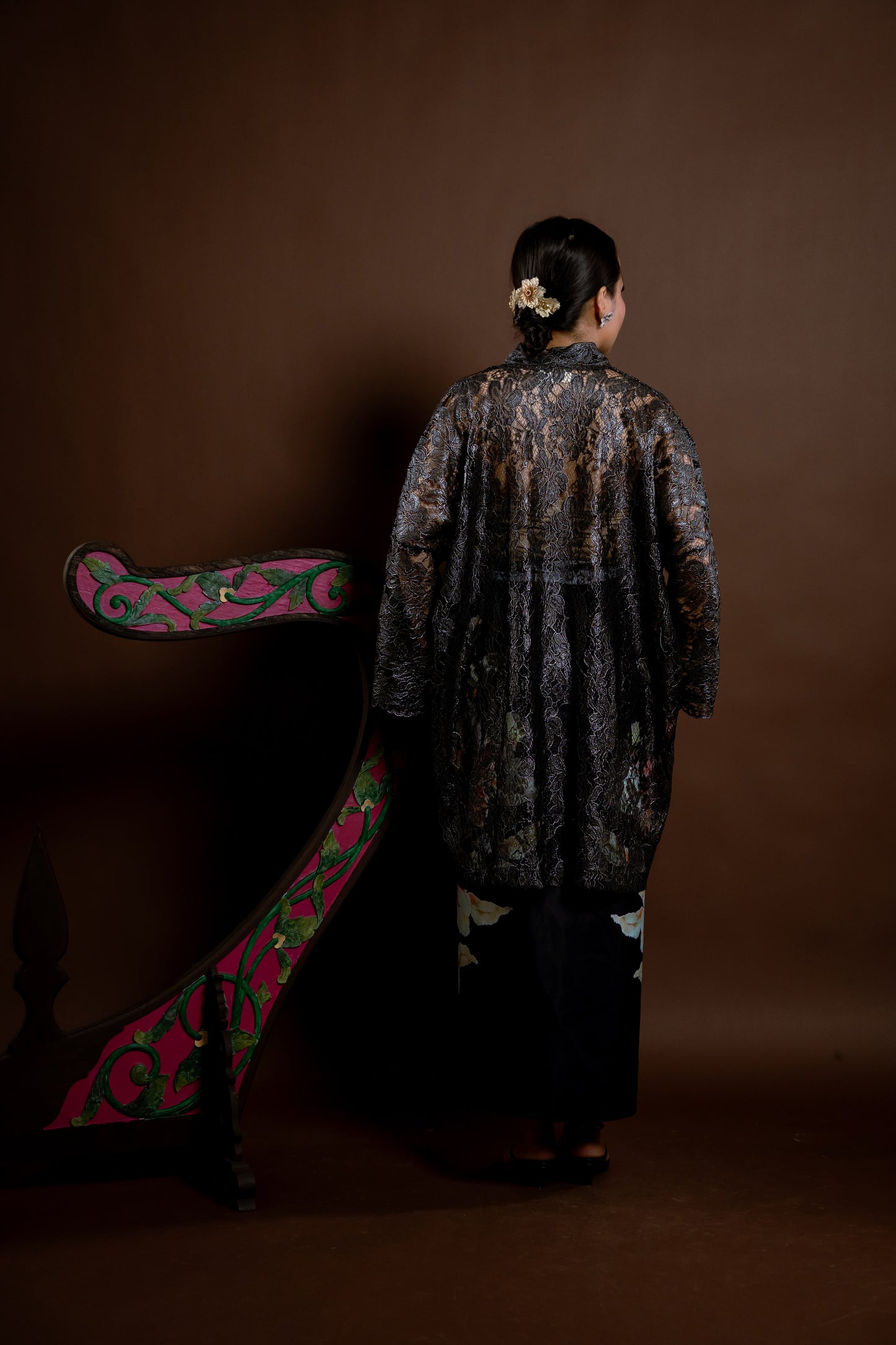 Kebaya Rindu Gema Hitam Metalik