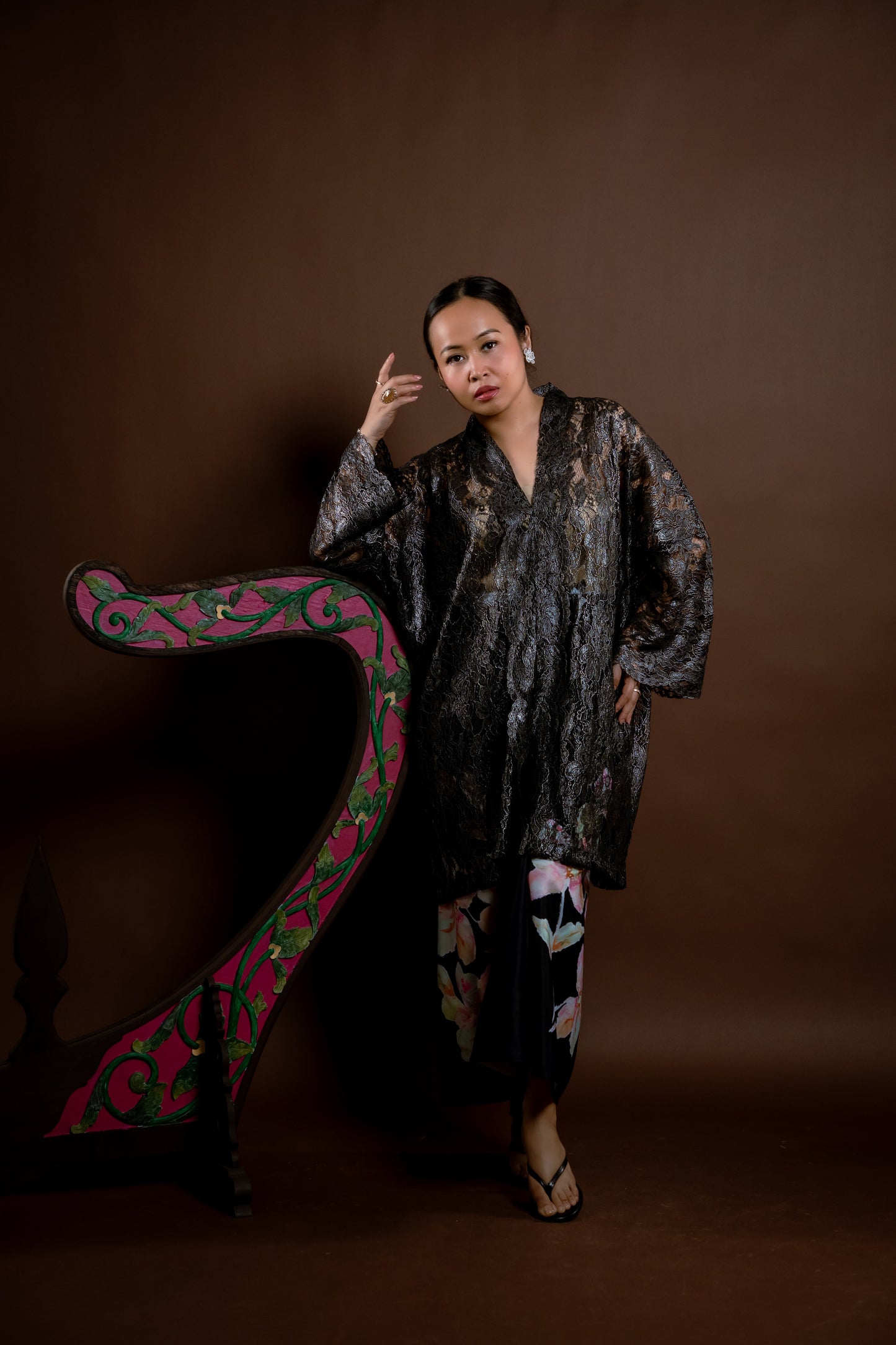 Kebaya Rindu Gema Hitam Metalik