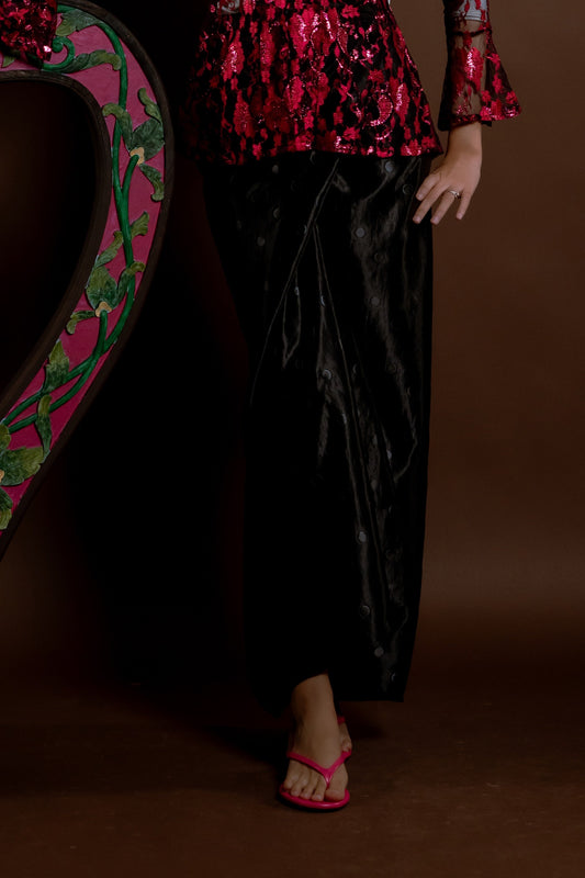 Kain Ikat Rindu Polka Hitam