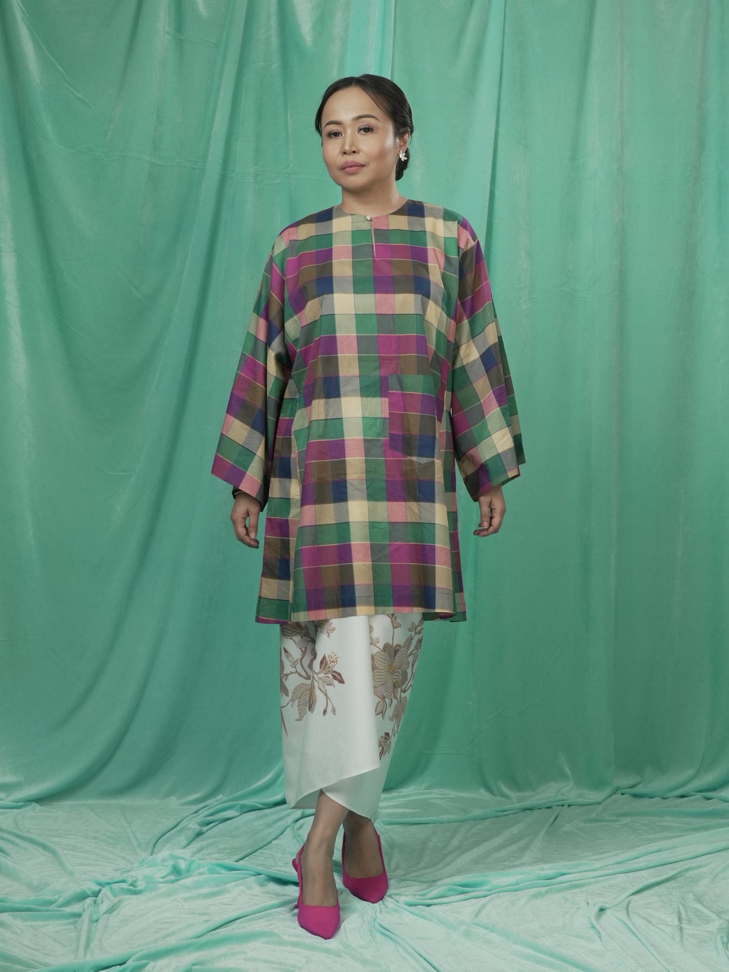 Baju Kurung Besar Pangkah Warna