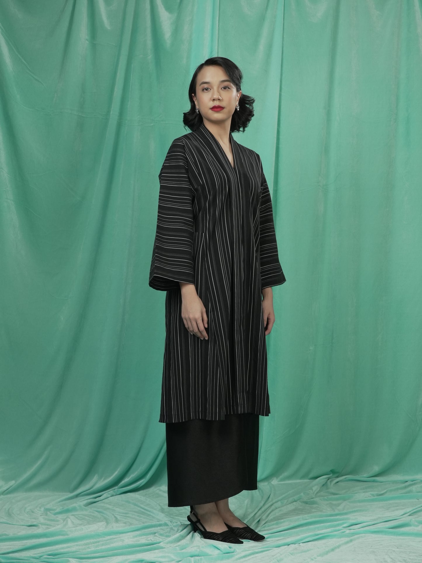 Kebaya Lampai Regang Hitam