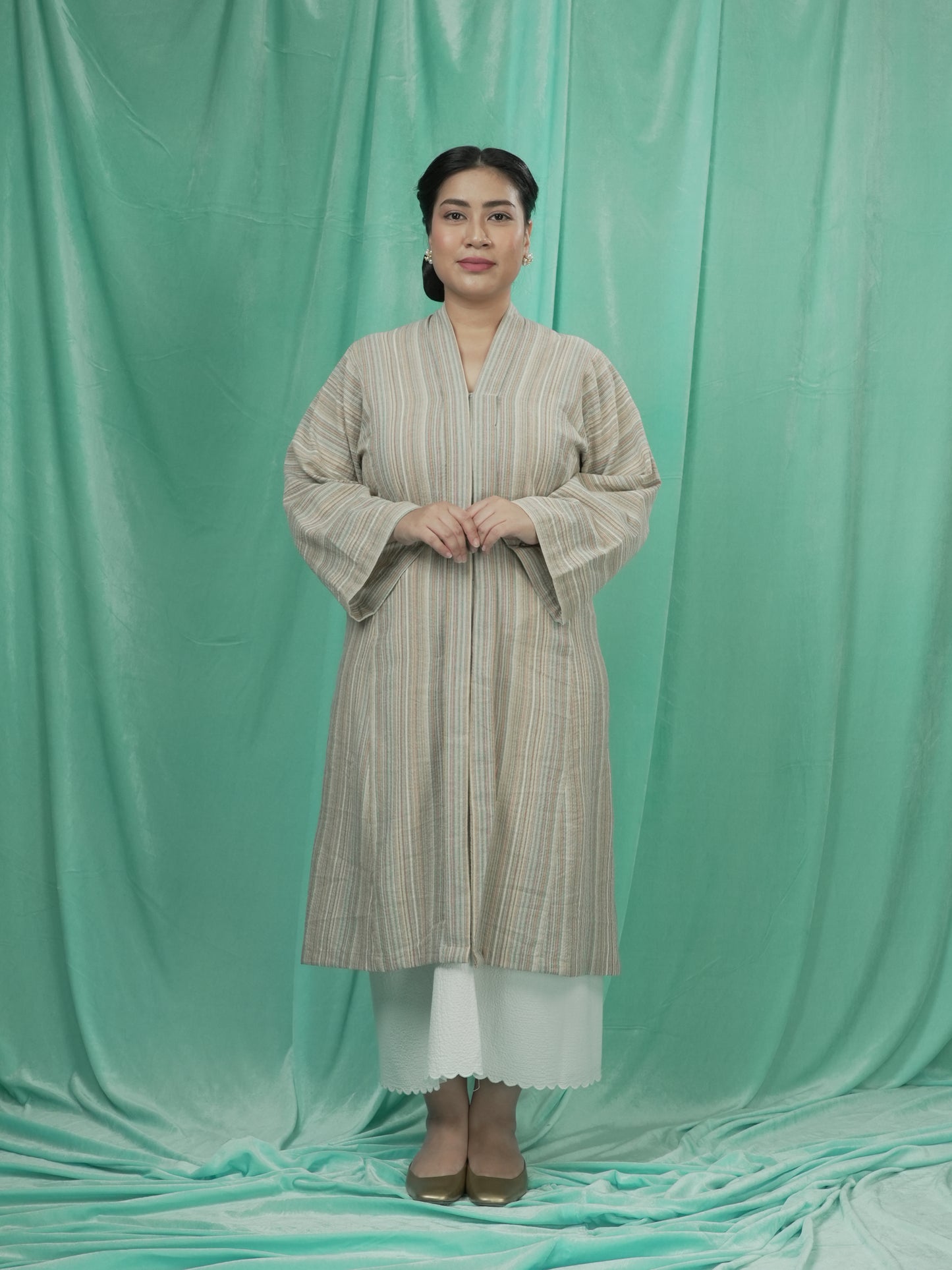 Kebaya Lampai Silang Perang