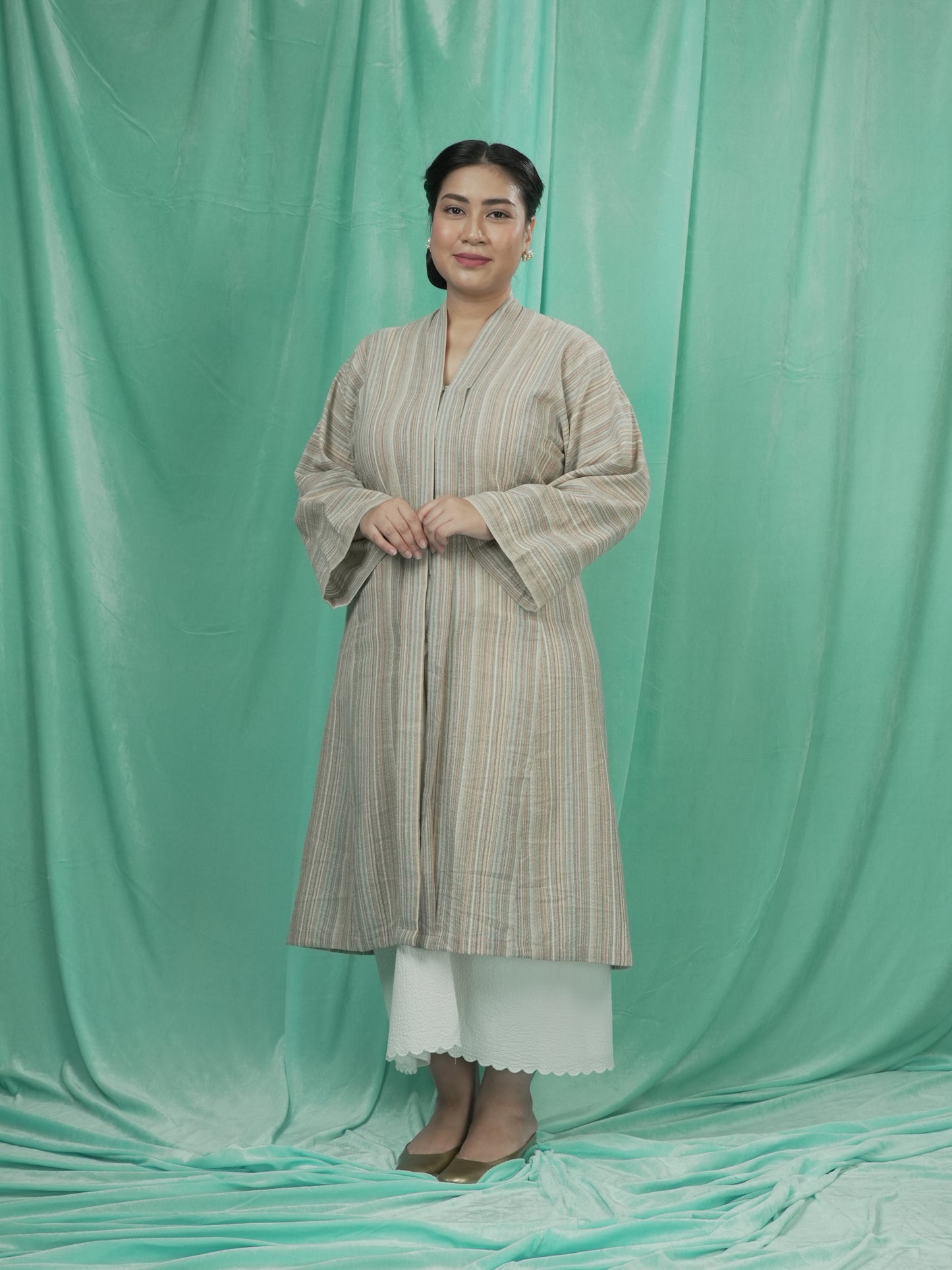 Kebaya Lampai Silang Perang