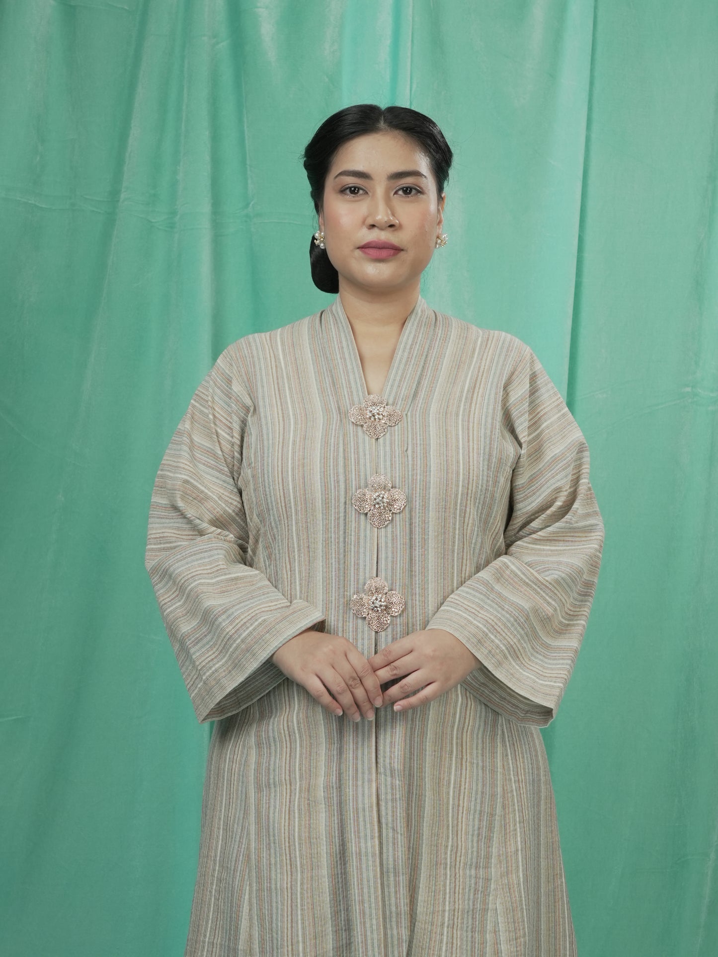 Kebaya Lampai Silang Perang