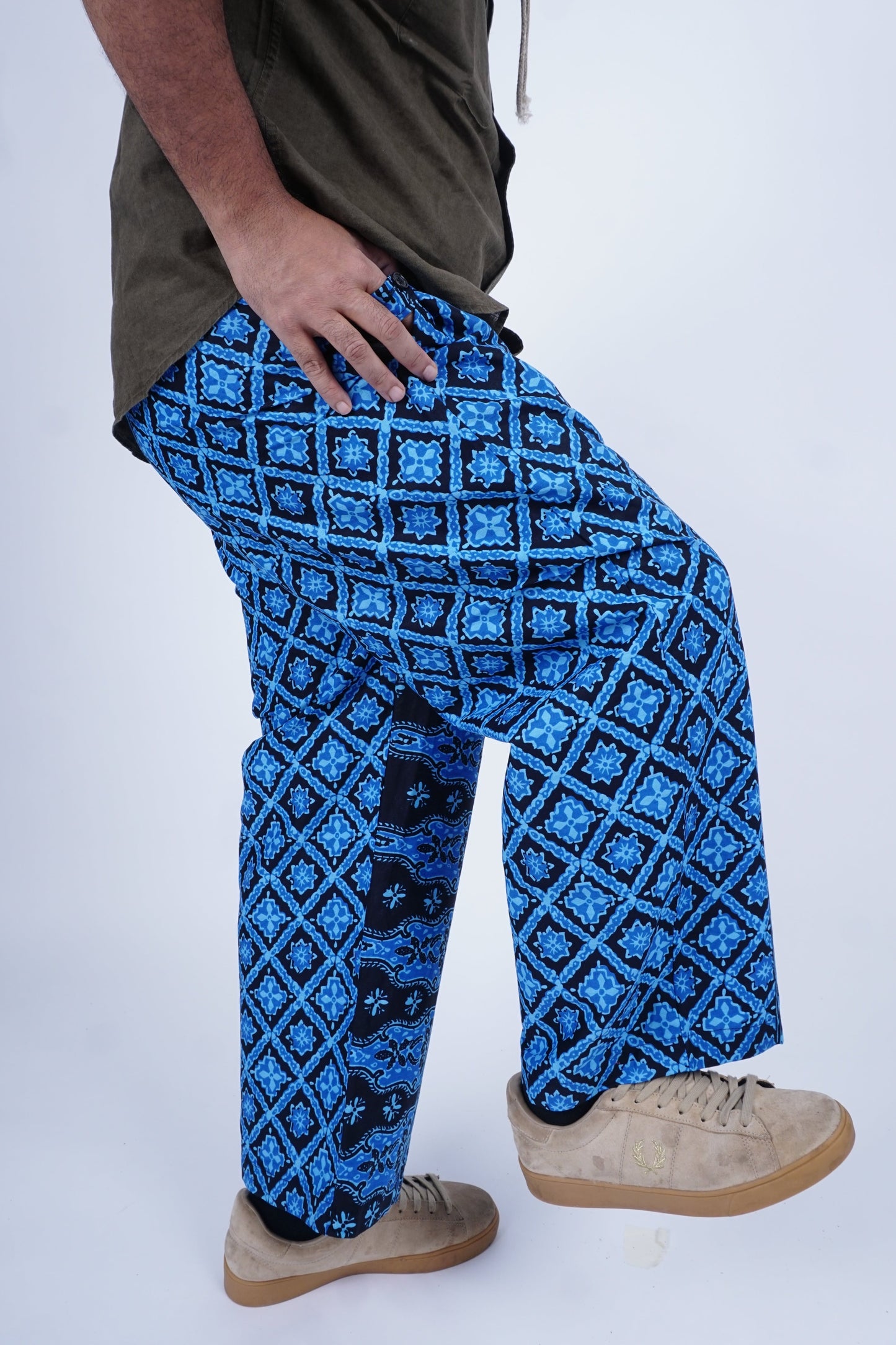 D'SLUAR Batik Bunga Biru/Hitam