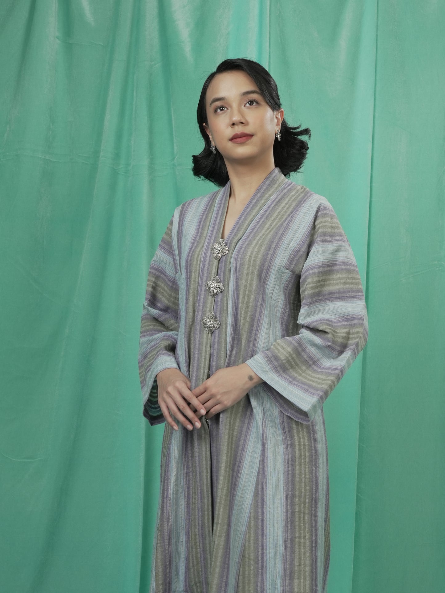 Kebaya Lampai Silang Ungu