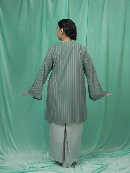Baju Kurung Kemas Biru Garis