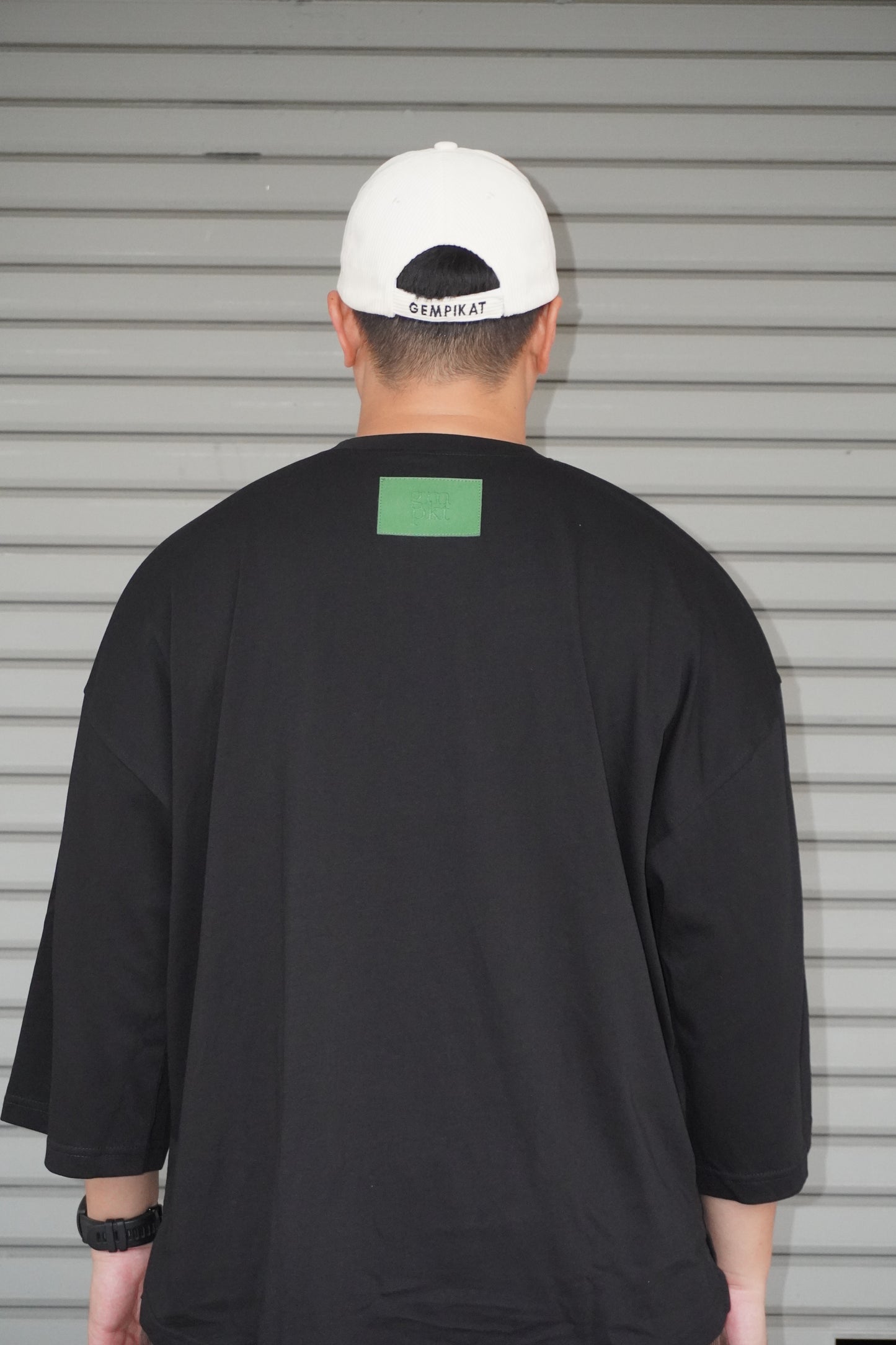 (Bukan T) Basahan: Hitam