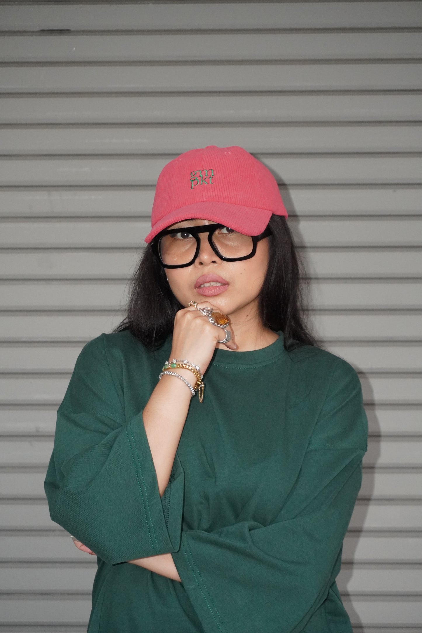 Topi Corduroy Merah Jambu