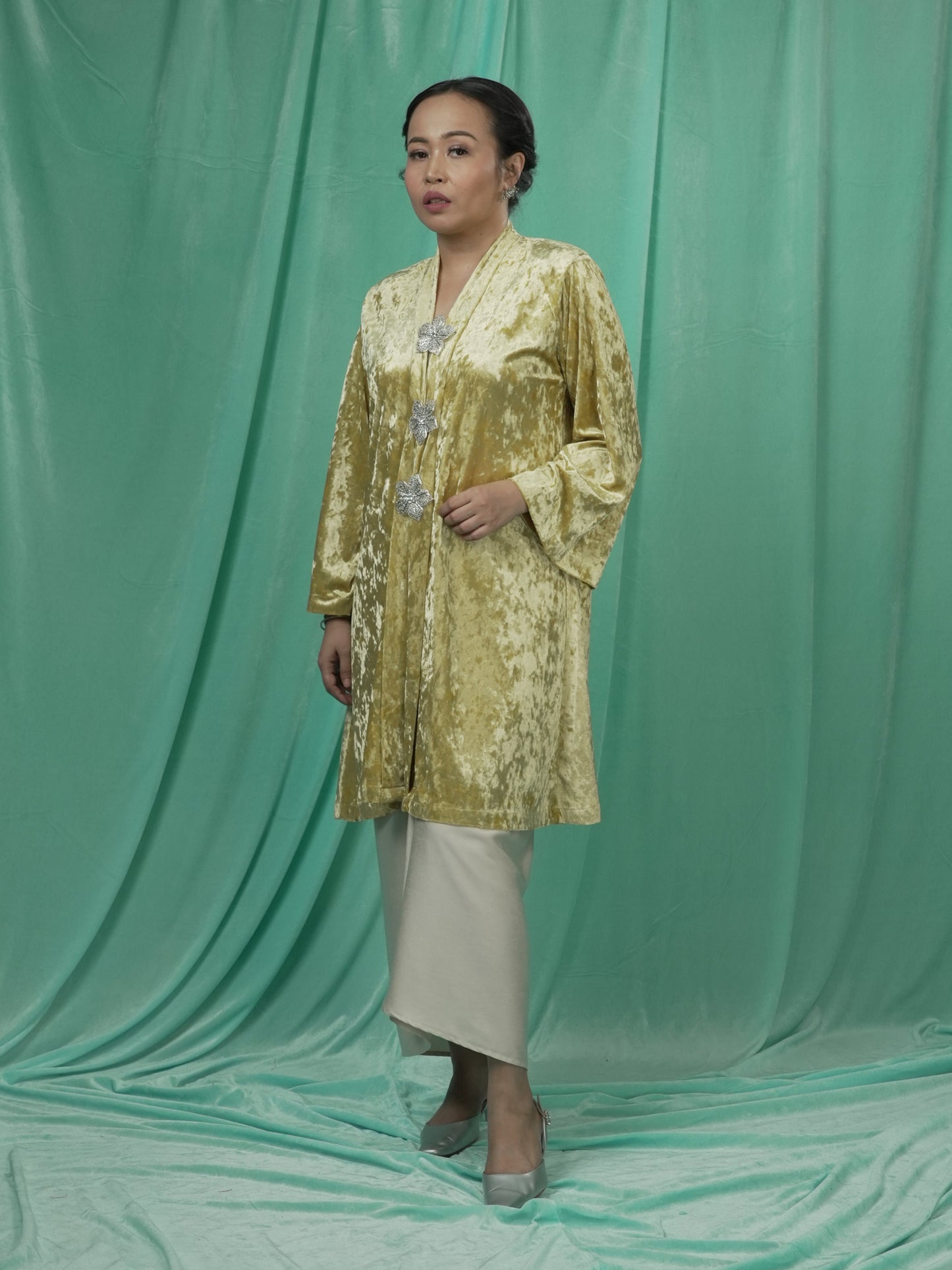 Kebaya Balada Kuning