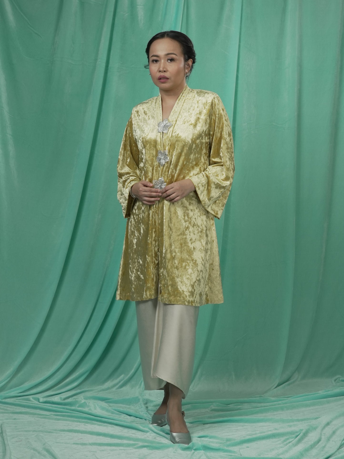 Kebaya Balada Kuning