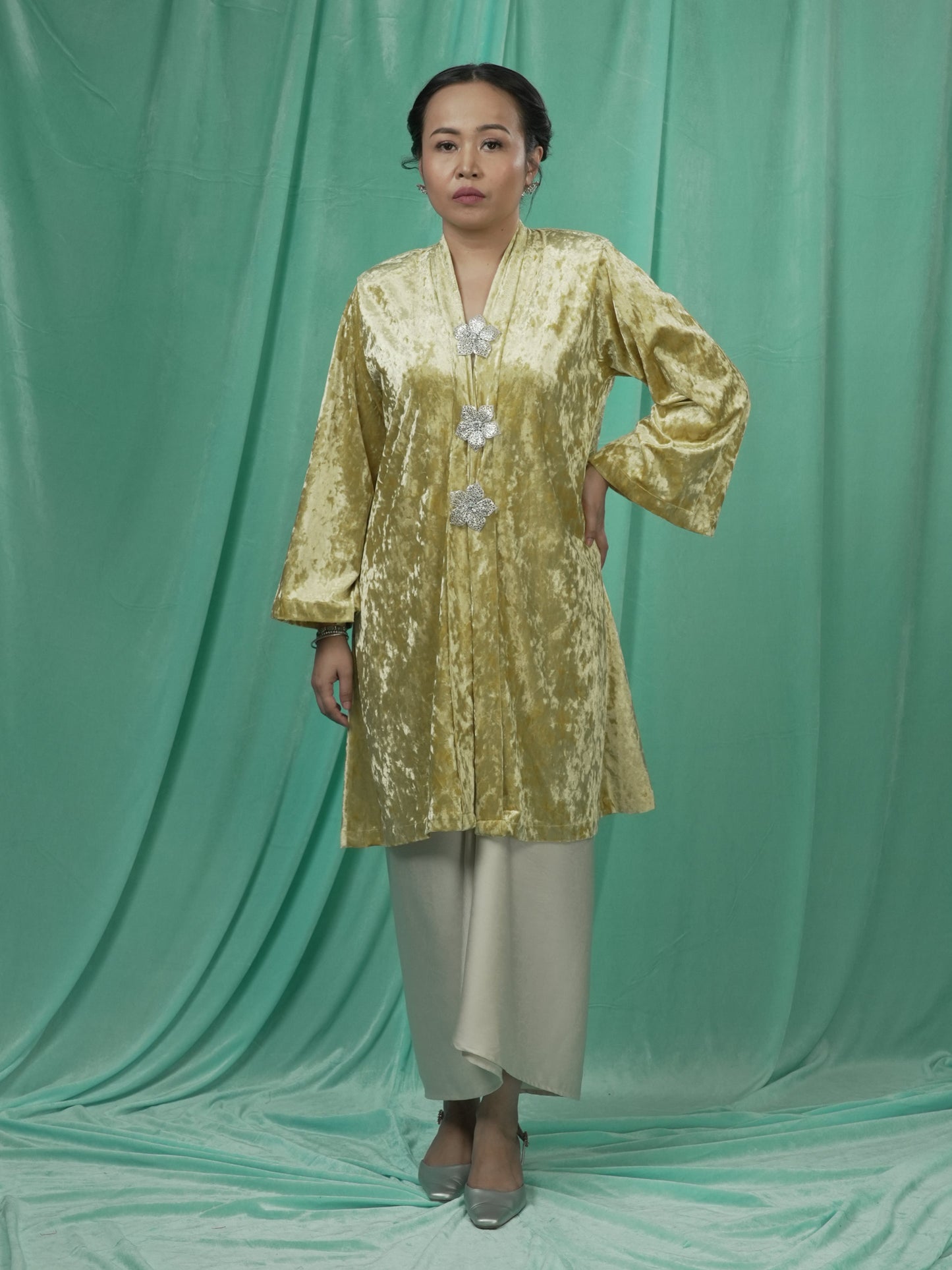 Kebaya Balada Kuning