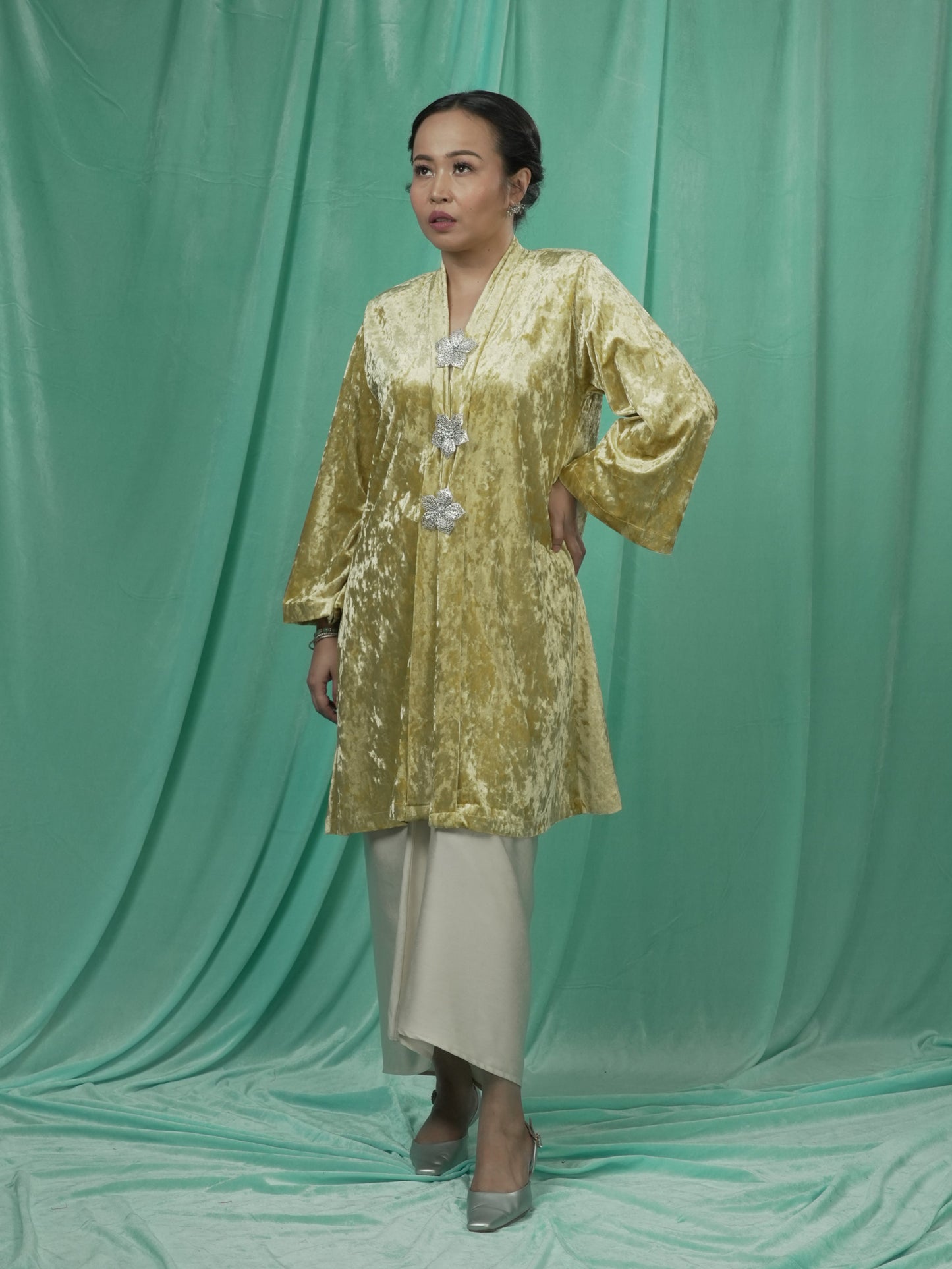 Kebaya Balada Kuning