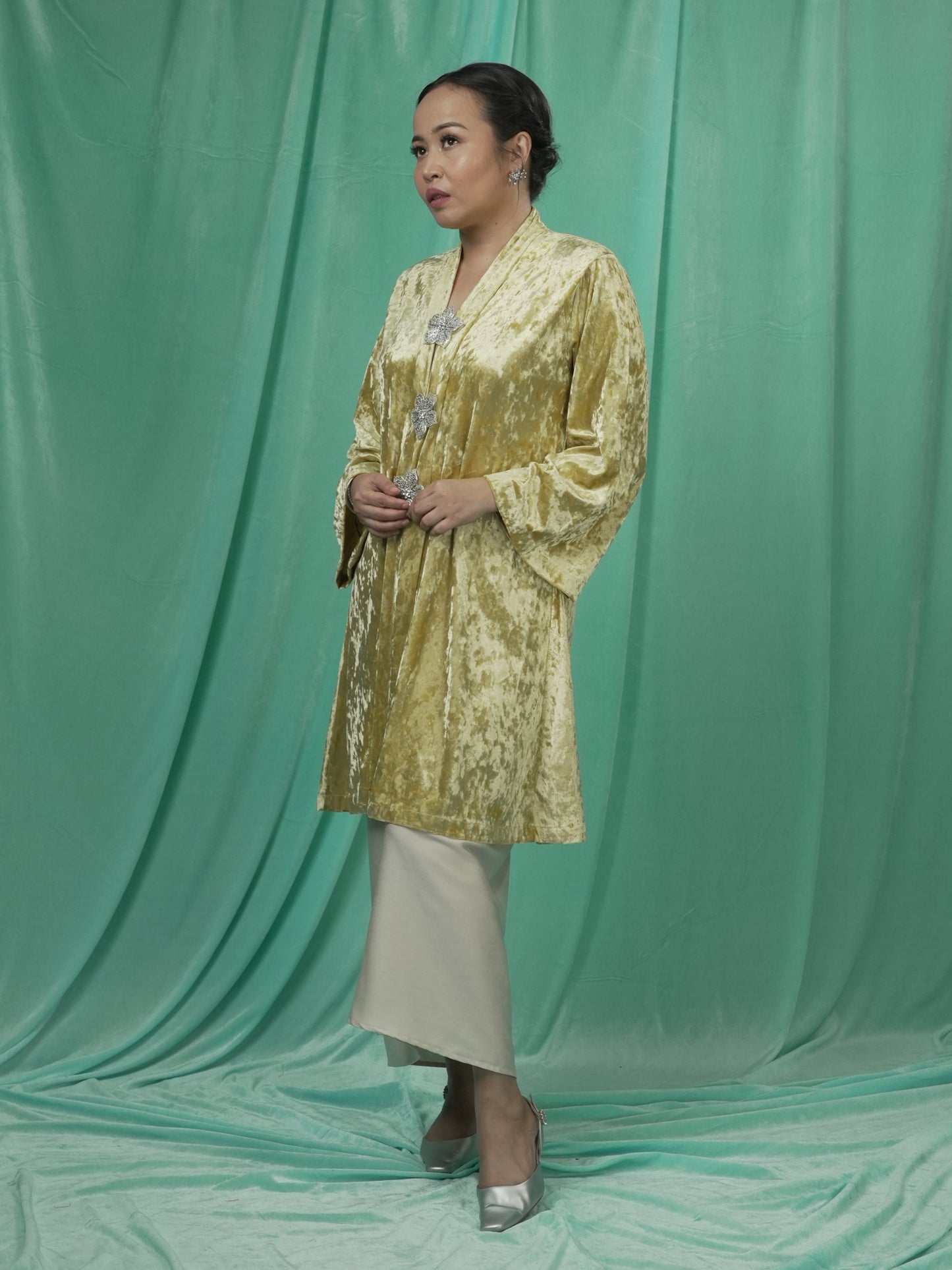 Kebaya Balada Kuning