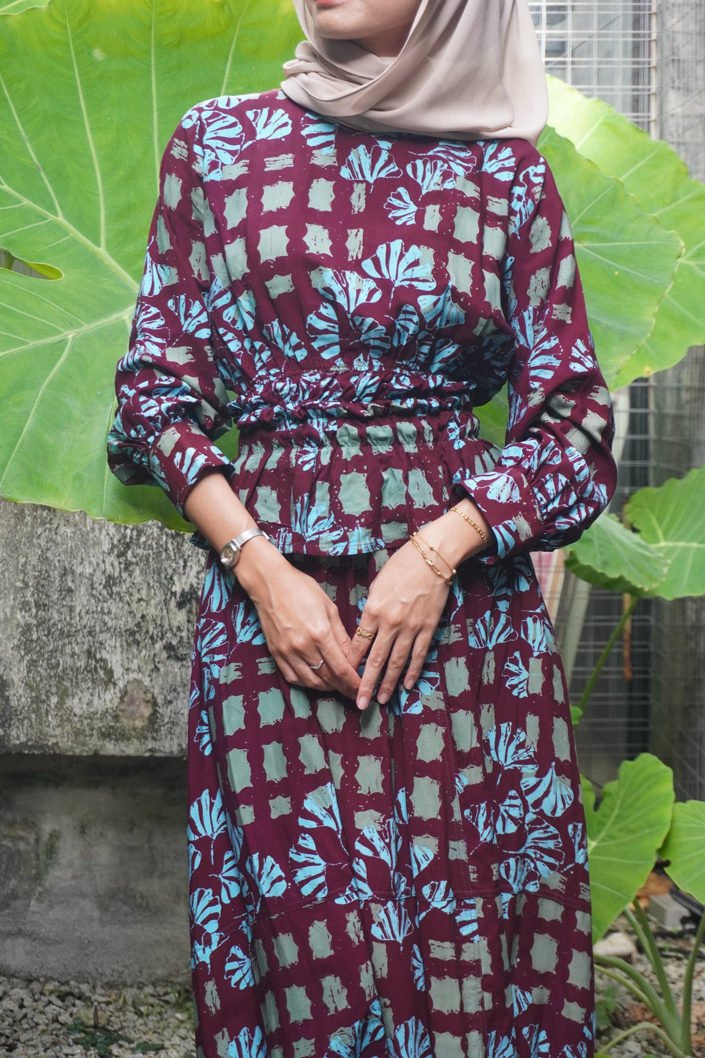 Baju Chop Marun Biru