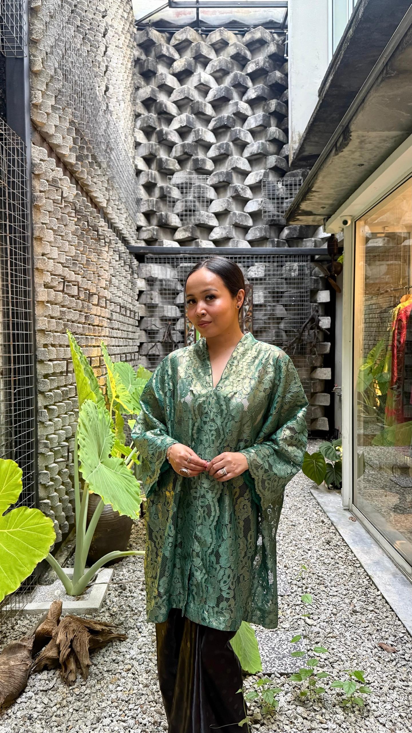 Kebaya Rindu Gema Hijau Metalik